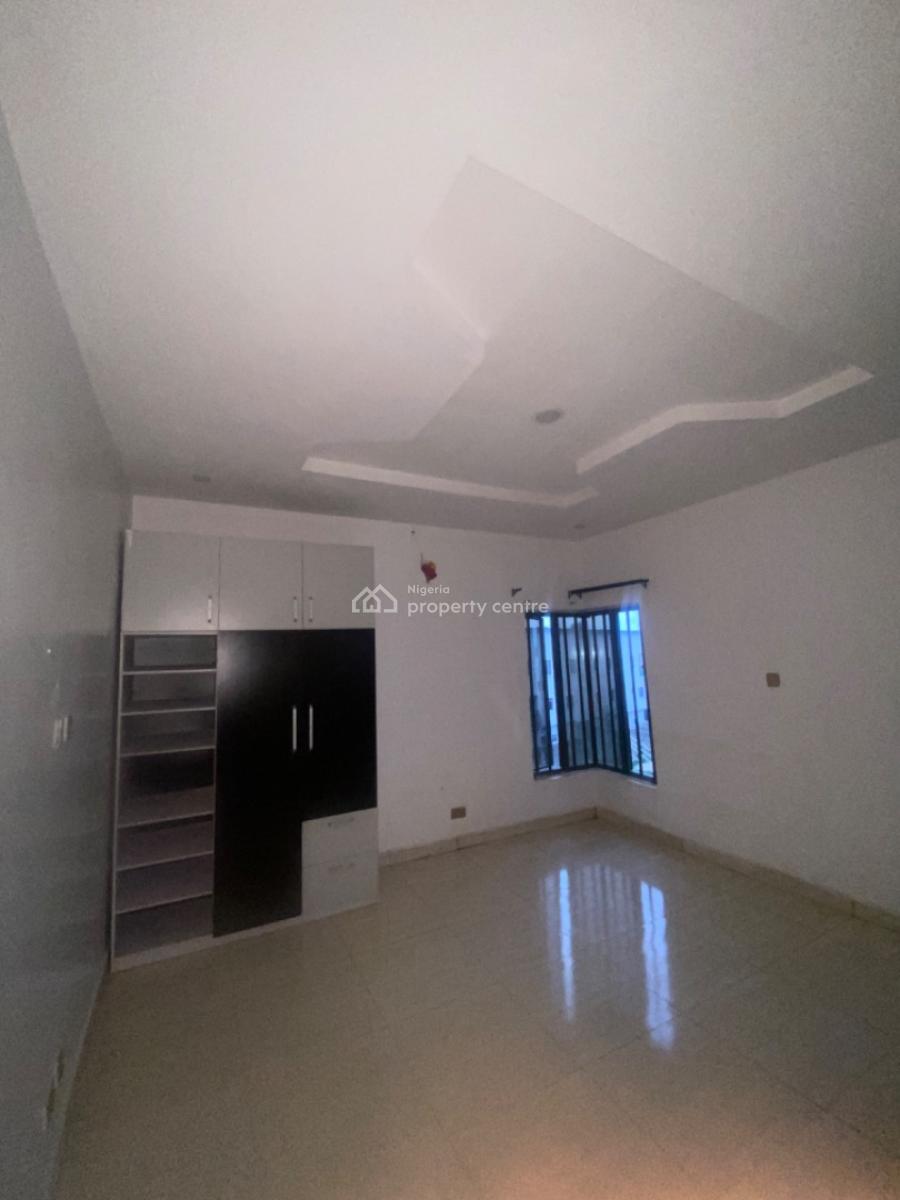 Luxury 3 Bedroom Apartment Upstairs, Behind Blenco, Sangotedo, Ajah, Lagos, Flat / Apartment for Rent