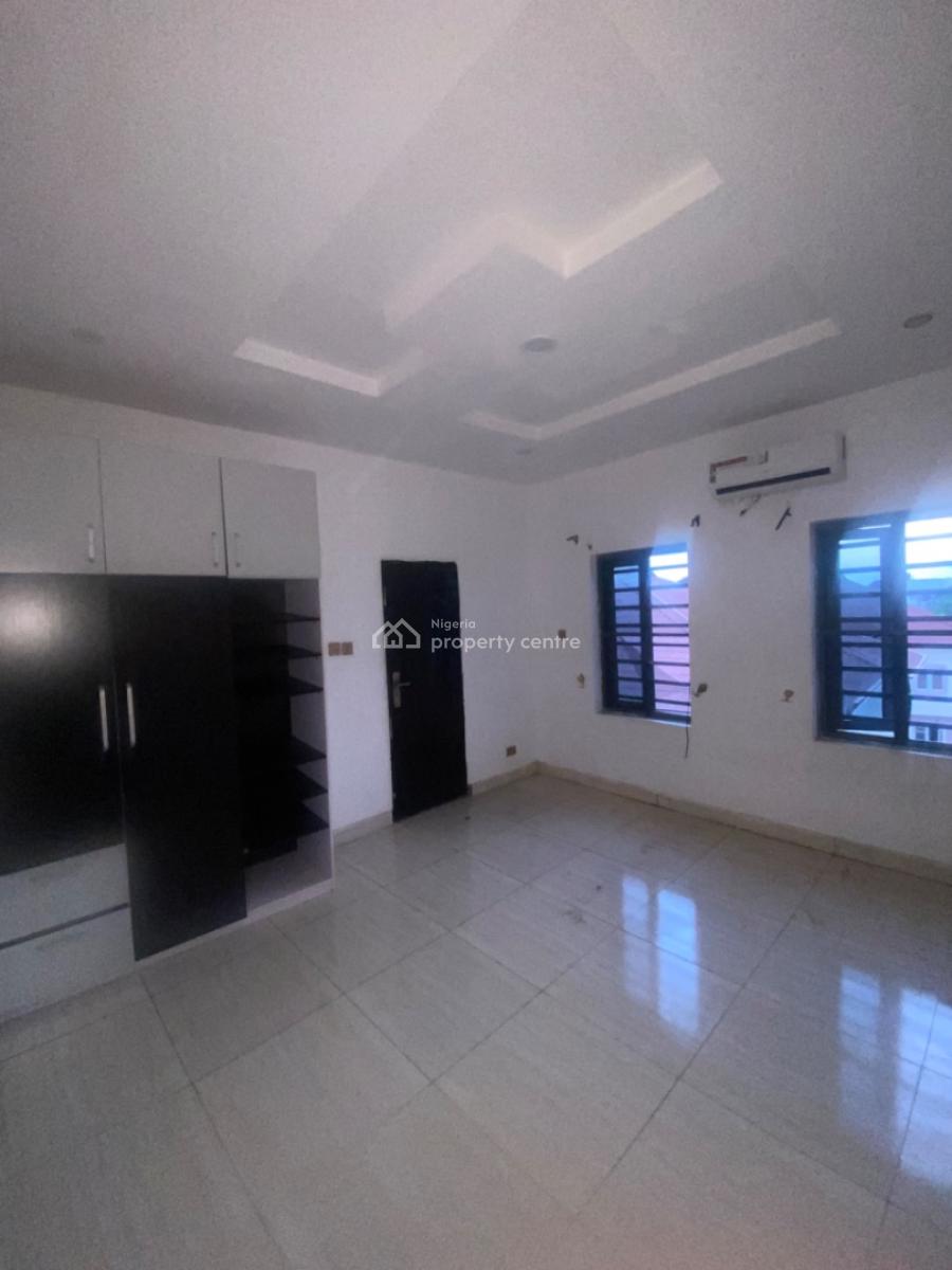 Luxury 3 Bedroom Apartment Upstairs, Behind Blenco, Sangotedo, Ajah, Lagos, Flat / Apartment for Rent