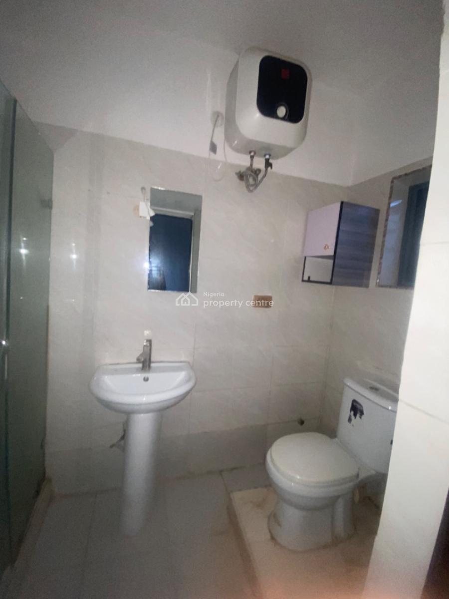 Luxury 3 Bedroom Apartment Upstairs, Behind Blenco, Sangotedo, Ajah, Lagos, Flat / Apartment for Rent