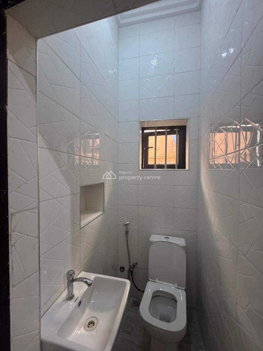 2 Bedroom Flat, Apo Resettlement, Apo, Abuja, Flat / Apartment for Rent