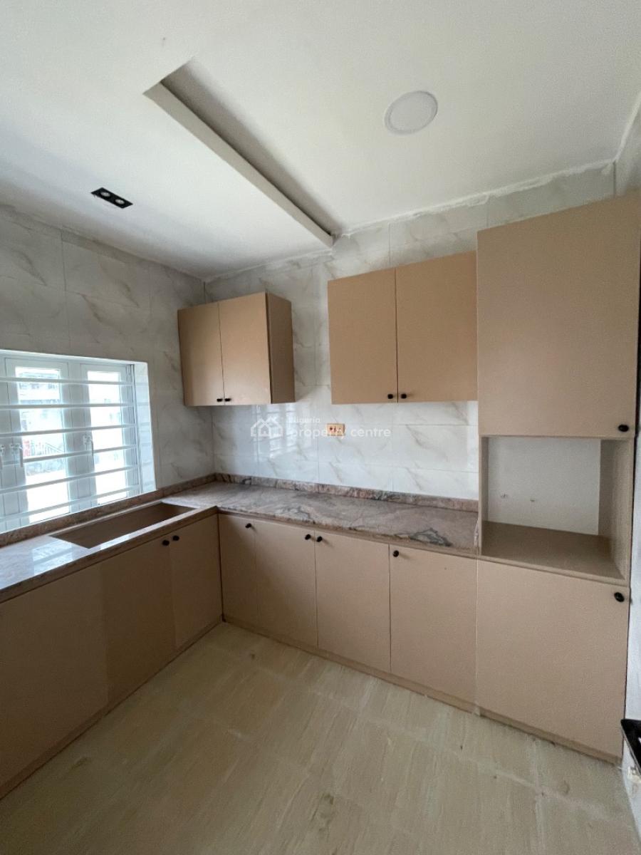 Executive Standard Newly Built 2 Bedrooms Flats, Glory Estate, Gbagada, Lagos, Flat / Apartment for Rent