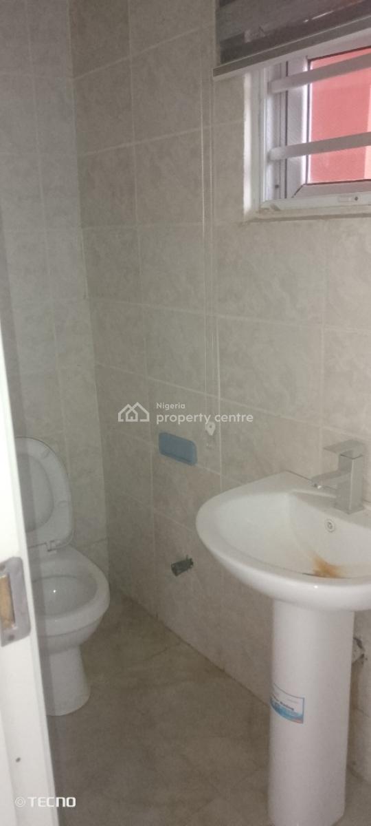 2 Bedroom Apartment, Ologolo, Lekki, Lagos, Flat / Apartment for Rent