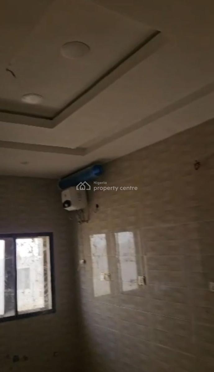 4bedroom Terrace Duplex in Lifecamp By Spar and H-medix, Close to Spar and H-medix, Life Camp, Abuja, Semi-detached Duplex for Sale