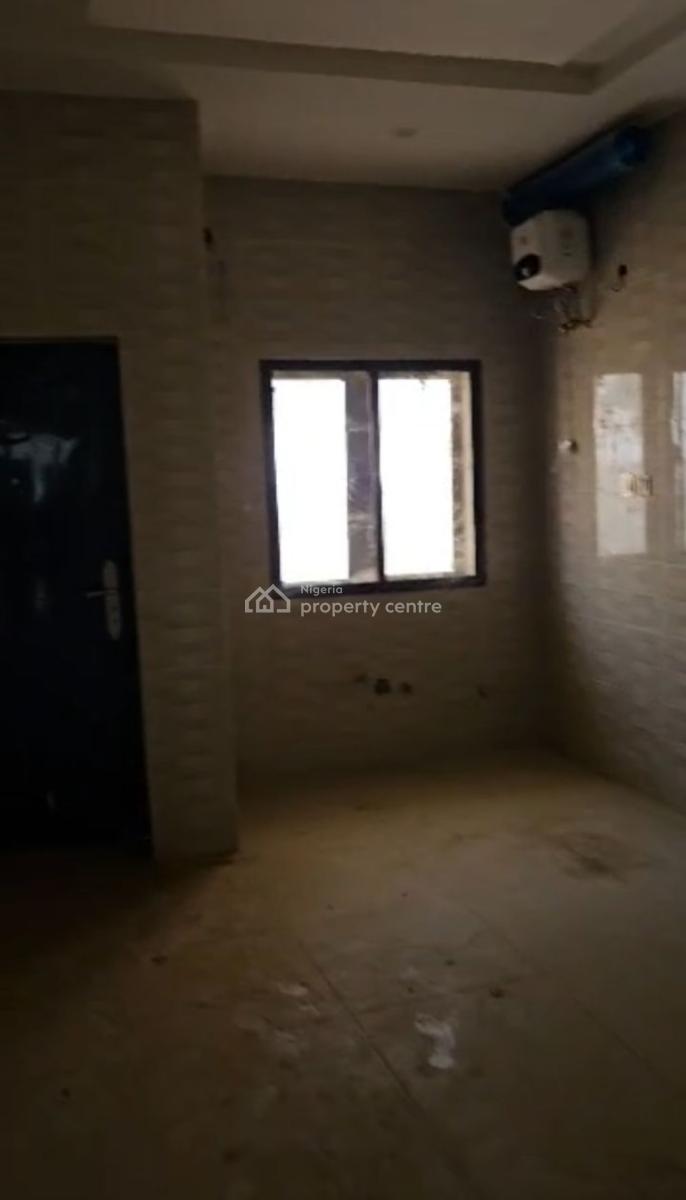 4bedroom Terrace Duplex in Lifecamp By Spar and H-medix, Close to Spar and H-medix, Life Camp, Abuja, Semi-detached Duplex for Sale