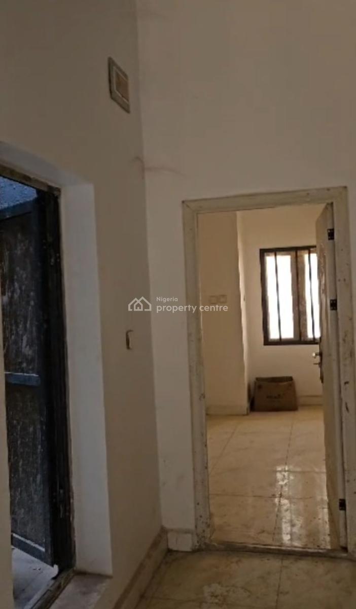 4bedroom Terrace Duplex in Lifecamp By Spar and H-medix, Close to Spar and H-medix, Life Camp, Abuja, Semi-detached Duplex for Sale