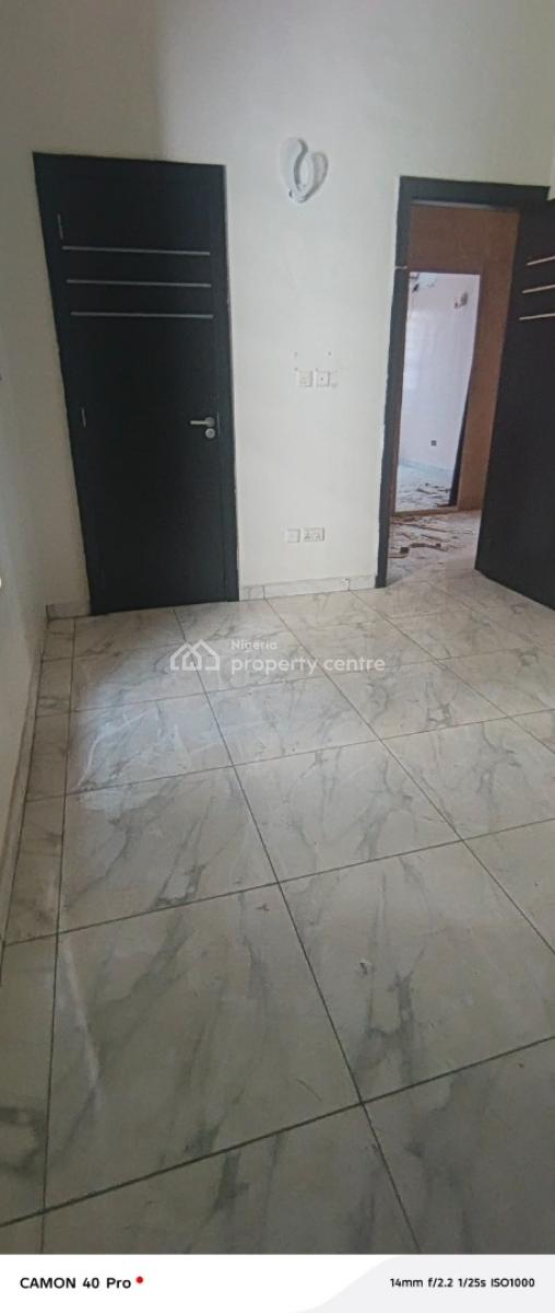 Room Upstairs Shared Apartment in Osapa London, Price Kazeem Eletu Street, Osapa, Lekki, Lagos, Self Contain (single Rooms) for Rent