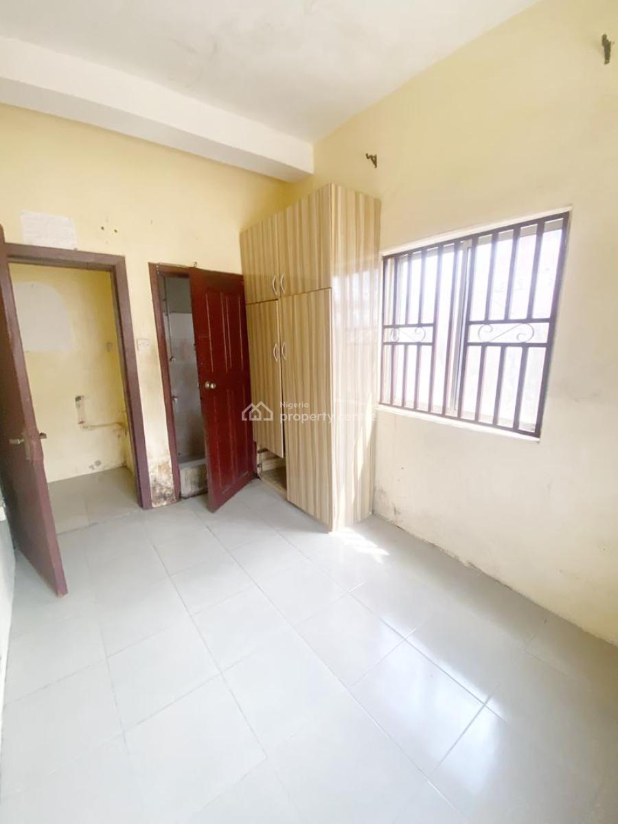 a Well Maintained Spacious 2 Bedroom Apartment, Olowora, Omole Phase 2, Ikeja, Lagos, Flat / Apartment for Rent