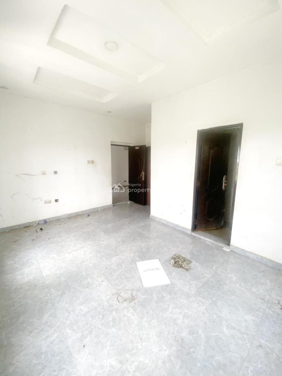 a Well Maintained Spacious 2 Bedroom Apartment, Olowora, Omole Phase 2, Ikeja, Lagos, Flat / Apartment for Rent