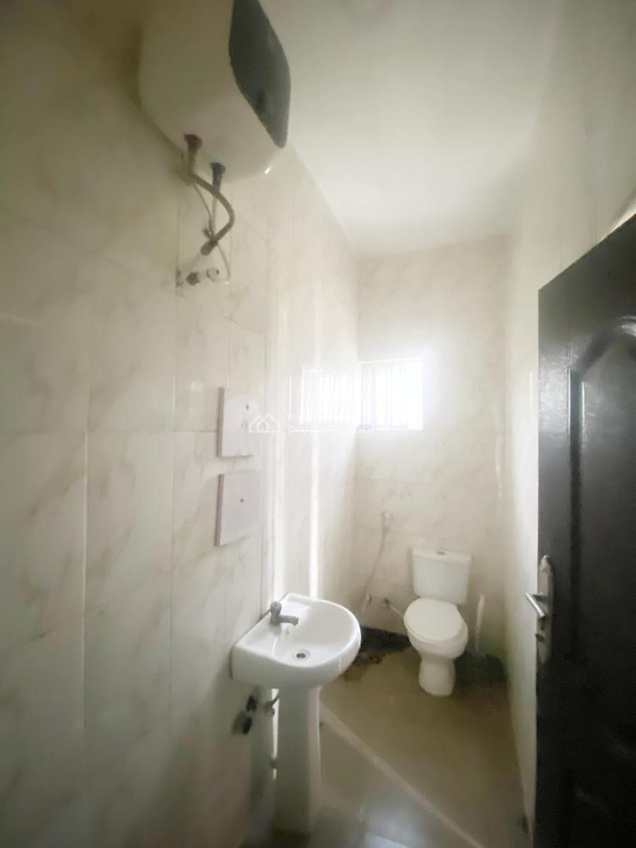 a Well Maintained Spacious 2 Bedroom Apartment, Olowora, Omole Phase 2, Ikeja, Lagos, Flat / Apartment for Rent