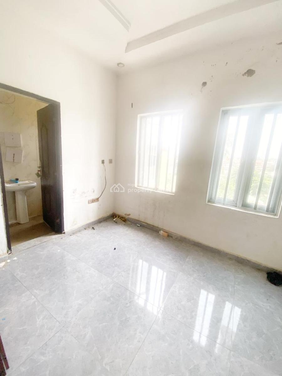 a Well Maintained Spacious 2 Bedroom Apartment, Olowora, Omole Phase 2, Ikeja, Lagos, Flat / Apartment for Rent