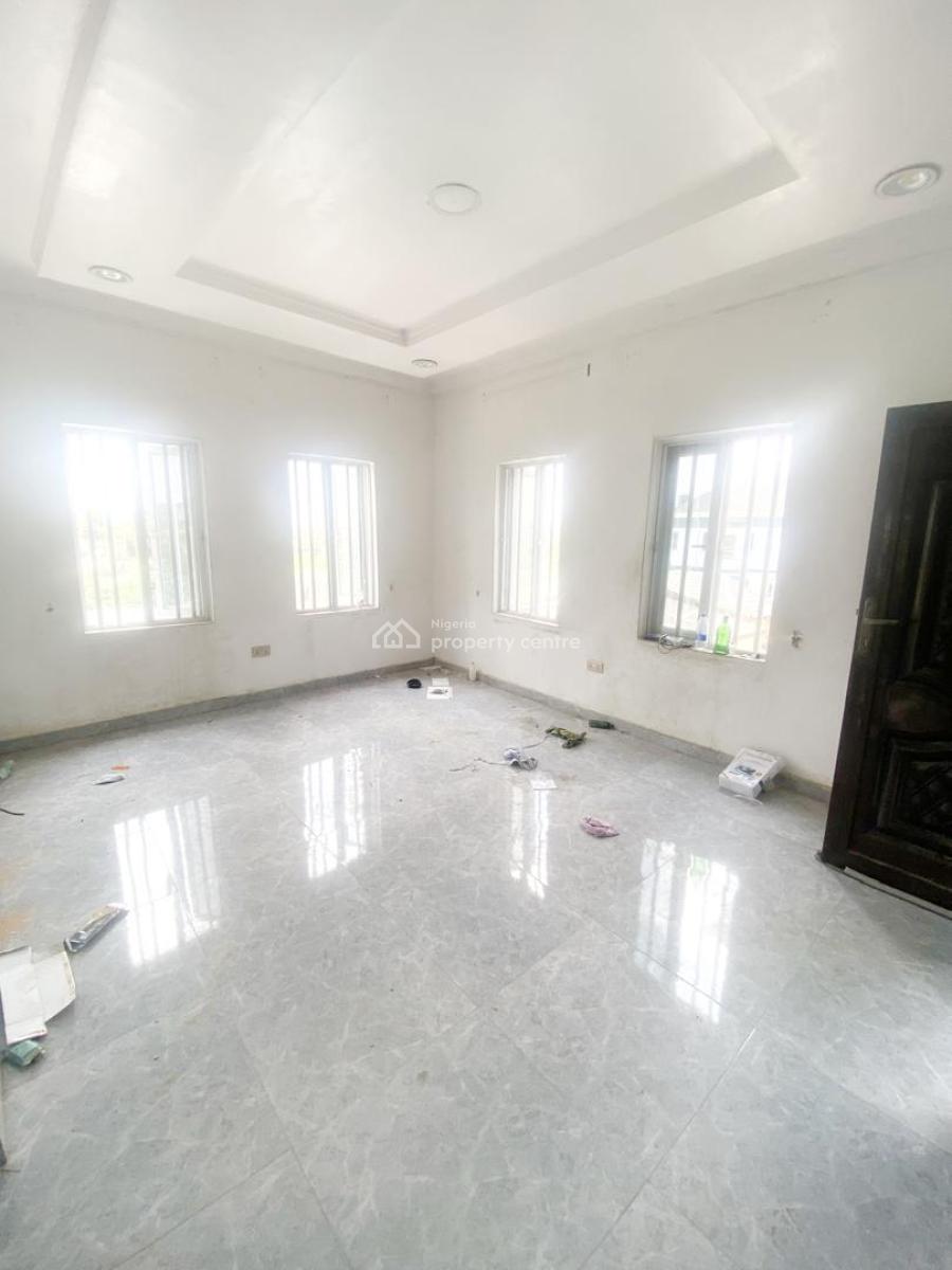 a Well Maintained Spacious 2 Bedroom Apartment, Olowora, Omole Phase 2, Ikeja, Lagos, Flat / Apartment for Rent