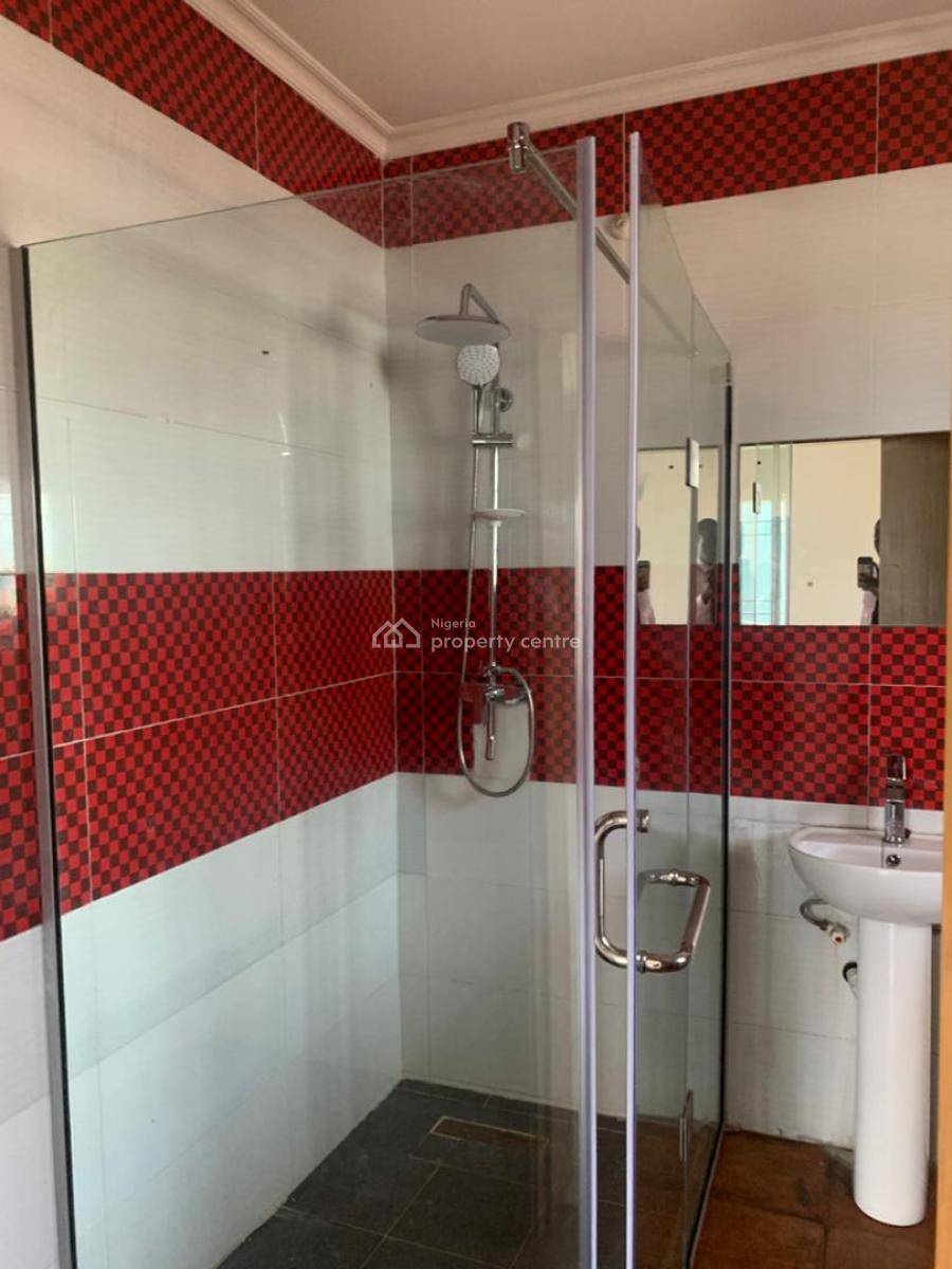 Nice Spacious Serviced 3 Bedroom Flat, Lekki Phase 1, Lekki, Lagos, Flat / Apartment for Rent