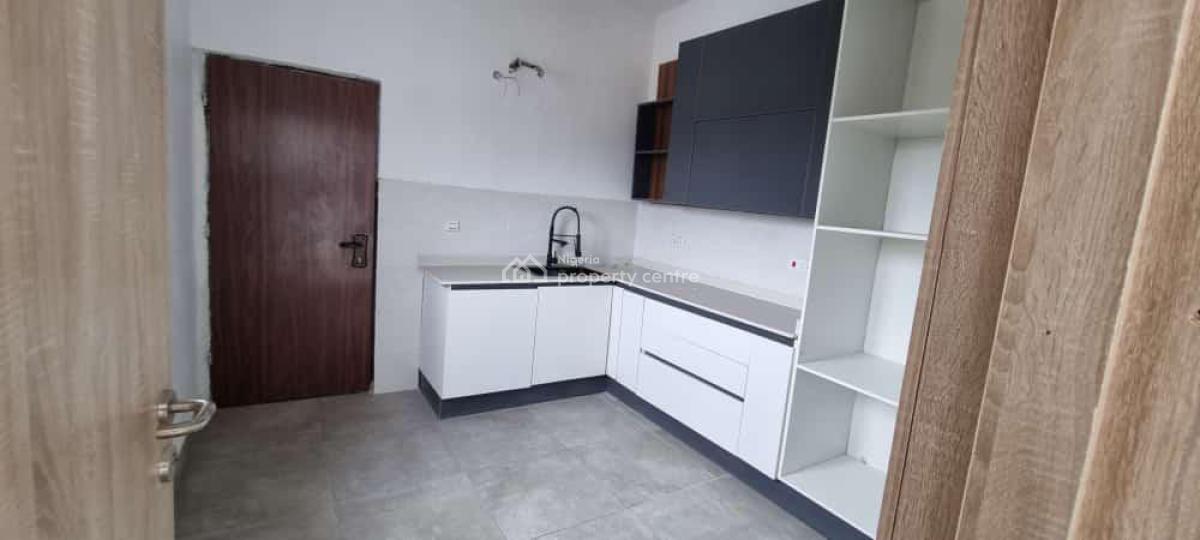 Spacious 2 Bedrooms Apartment, Chevron, Lekki, Lagos, Flat / Apartment for Sale