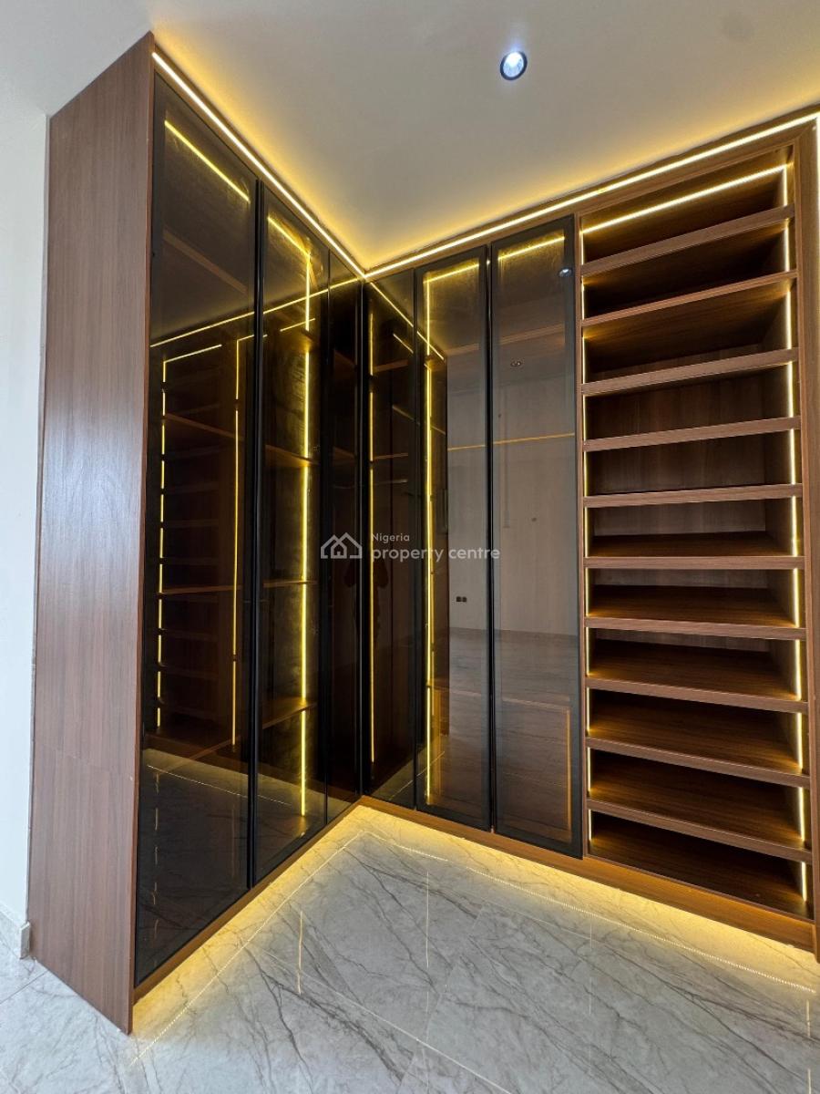 Spacious 3  Bedroom Maisonette  Duplex with a Bq, Lekki Phase 1, Lekki, Lagos, Block of Flats for Sale