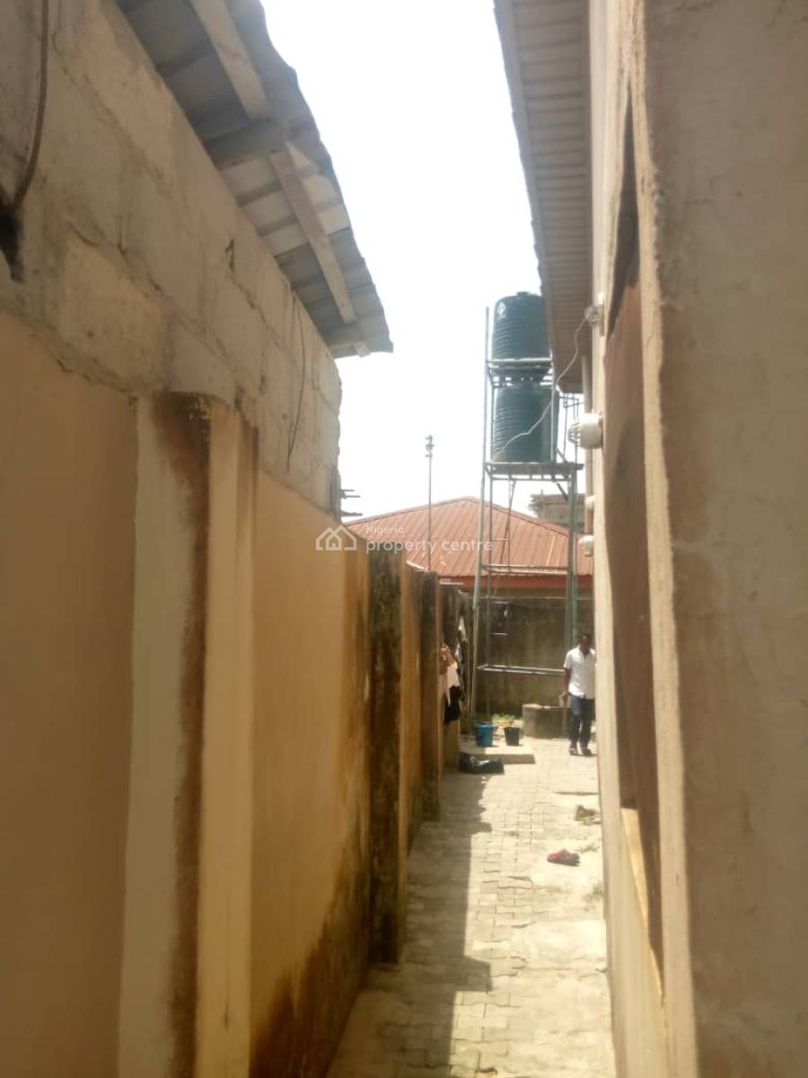 Modern Building with 5 Units of Apartments, Lakowe Phase 2, Adeba, Ibeju Lekki, Lagos, Block of Flats for Sale