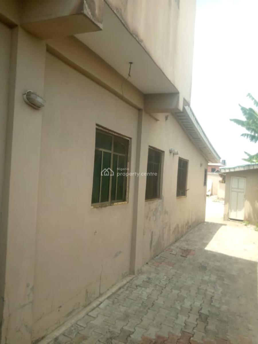 Modern Building with 5 Units of Apartments, Lakowe Phase 2, Adeba, Ibeju Lekki, Lagos, Block of Flats for Sale