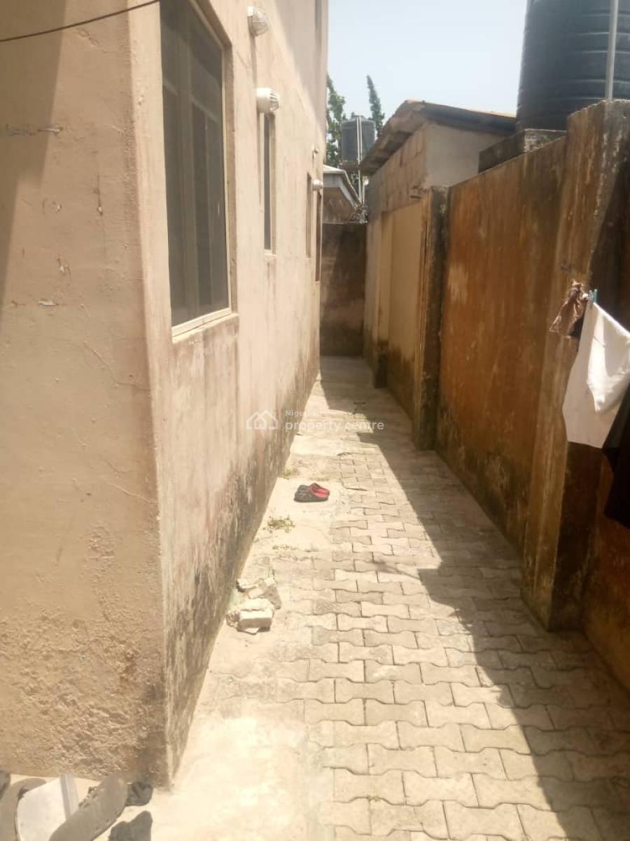 Modern Building with 5 Units of Apartments, Lakowe Phase 2, Adeba, Ibeju Lekki, Lagos, Block of Flats for Sale