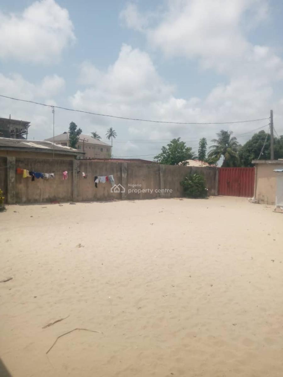 Modern Building with 5 Units of Apartments, Lakowe Phase 2, Adeba, Ibeju Lekki, Lagos, Block of Flats for Sale