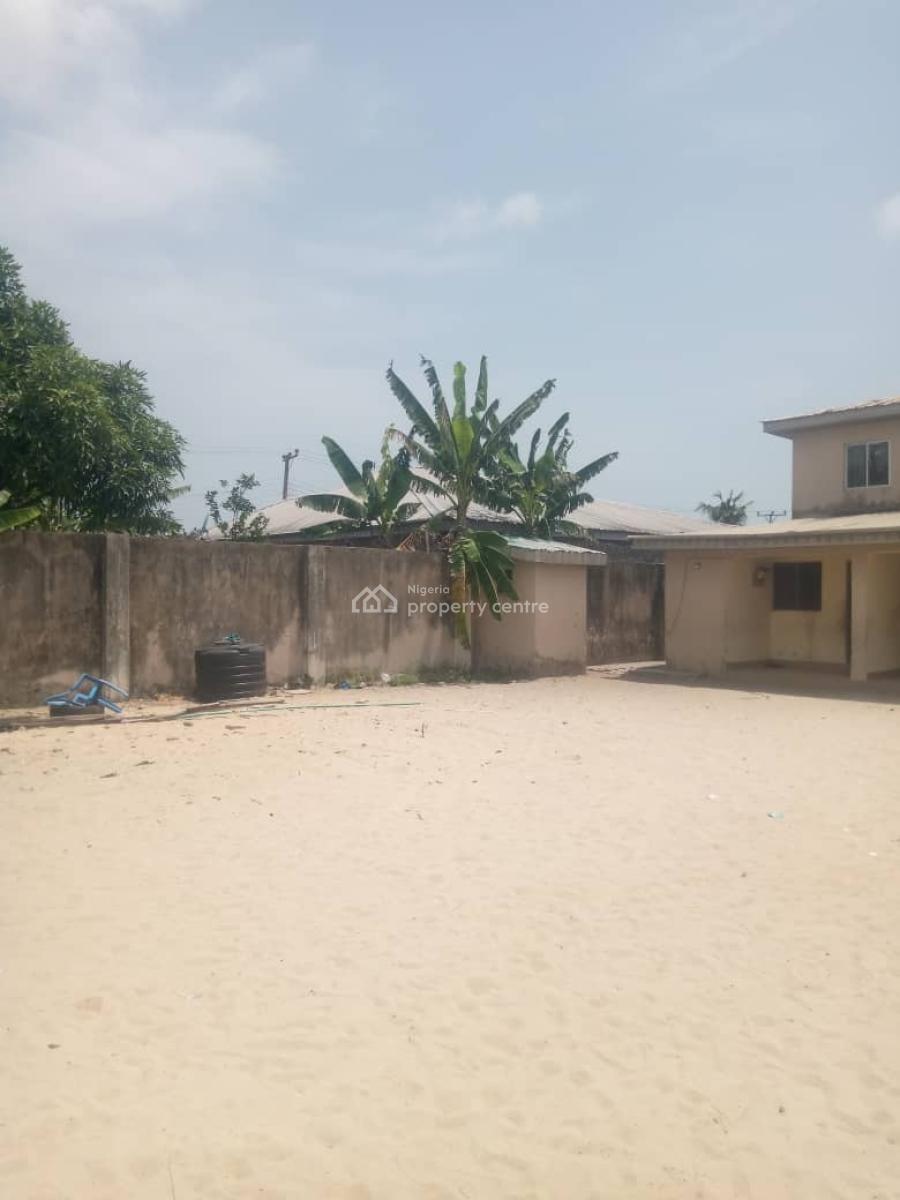 Modern Building with 5 Units of Apartments, Lakowe Phase 2, Adeba, Ibeju Lekki, Lagos, Block of Flats for Sale