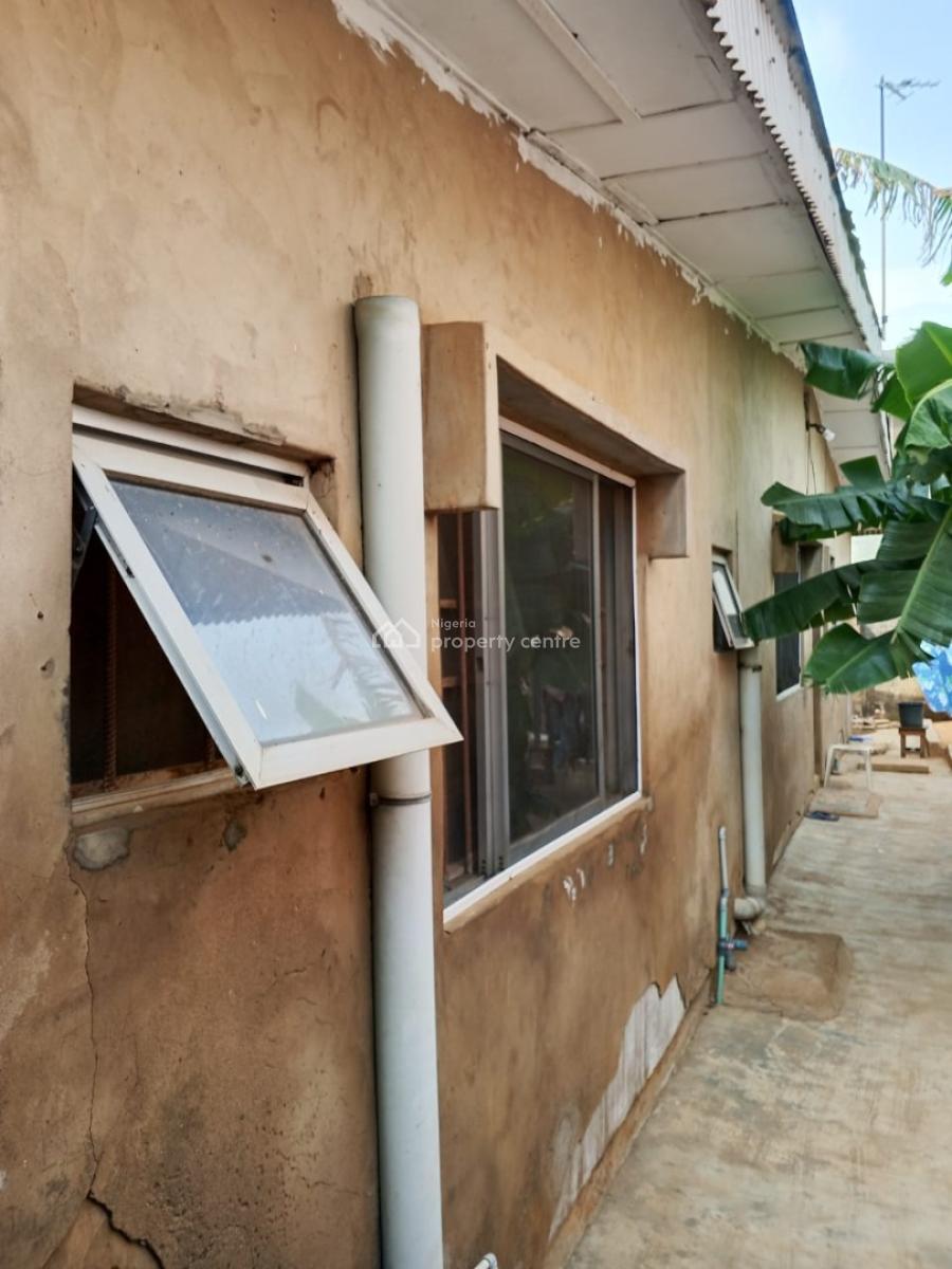 Bungalow Or Block of Flats in an Estate on a Plot of Land, Iyewo Estate, Lasu Igando Expressway, Igando, Alimosho, Lagos, Detached Duplex for Sale