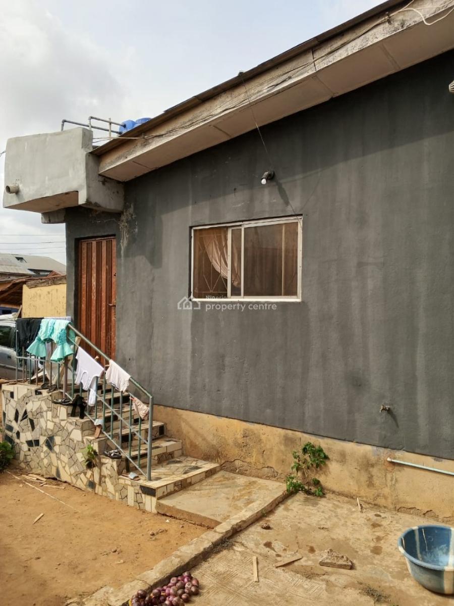 Bungalow Or Block of Flats in an Estate on a Plot of Land, Iyewo Estate, Lasu Igando Expressway, Igando, Alimosho, Lagos, Detached Duplex for Sale