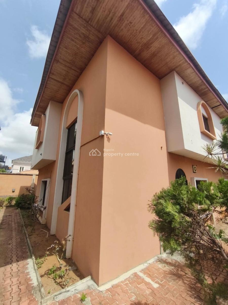 Newly Renovated and Spacious 4 Bedroom Duplex with Bq, Off Admiralty Way, Lekki Phase 1, Lekki, Lagos, Semi-detached Duplex for Rent