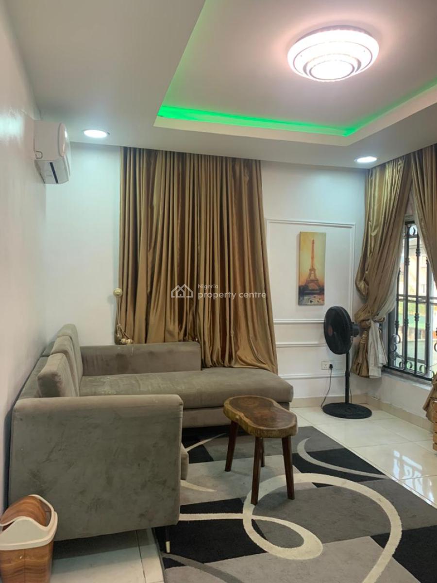 Fully Serviced and Furnished 1 Bedroom Flat, Lekki Phase 1, Lekki, Lagos, Flat / Apartment for Rent