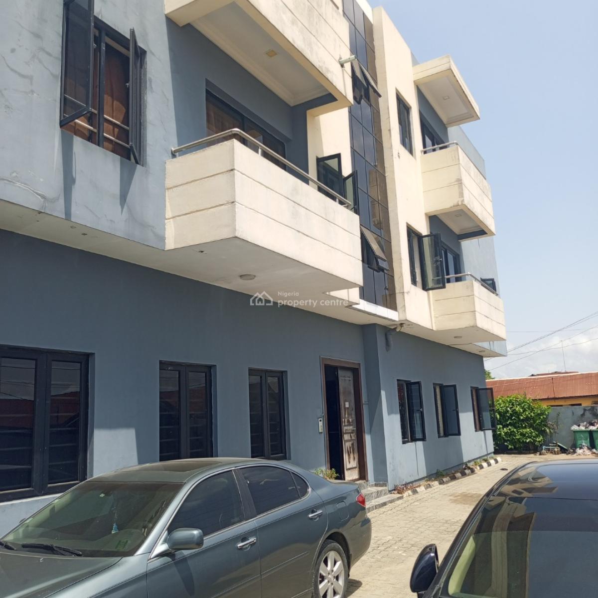 a Standard and Spacious 2bedroom Apartment (upstairs), Lamgbasa Ajah-lekki, Ajah, Lagos, Flat / Apartment for Rent