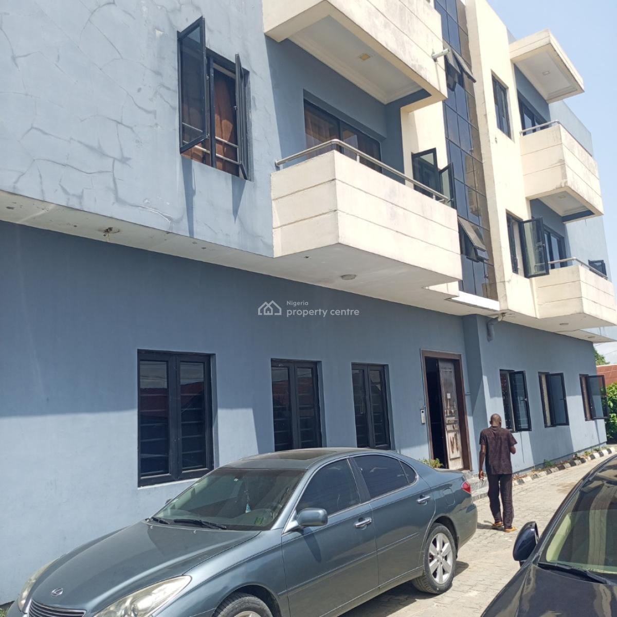 a Standard and Spacious 2bedroom Apartment (upstairs), Lamgbasa Ajah-lekki, Ajah, Lagos, Flat / Apartment for Rent