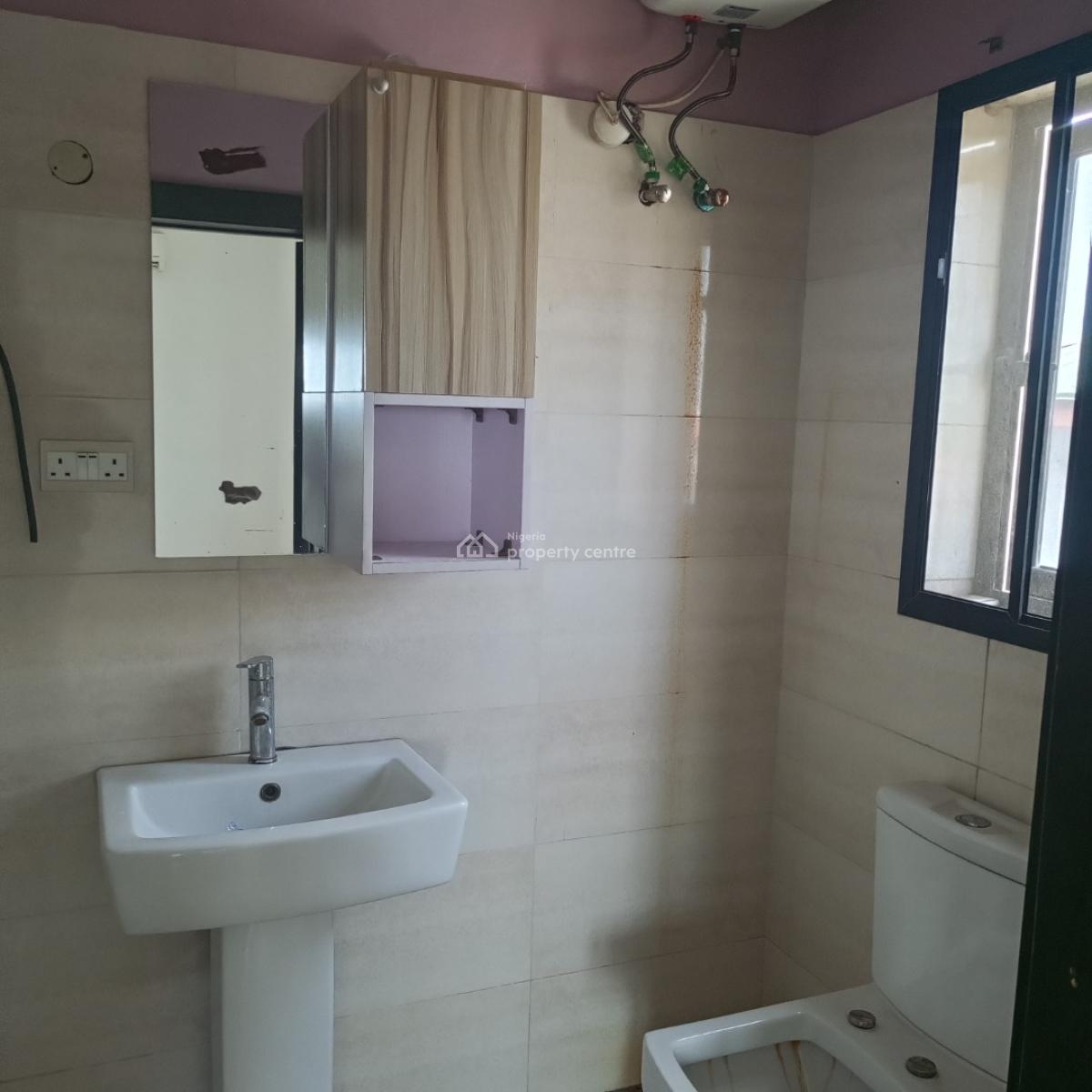 a Standard and Spacious 2bedroom Apartment (upstairs), Lamgbasa Ajah-lekki, Ajah, Lagos, Flat / Apartment for Rent