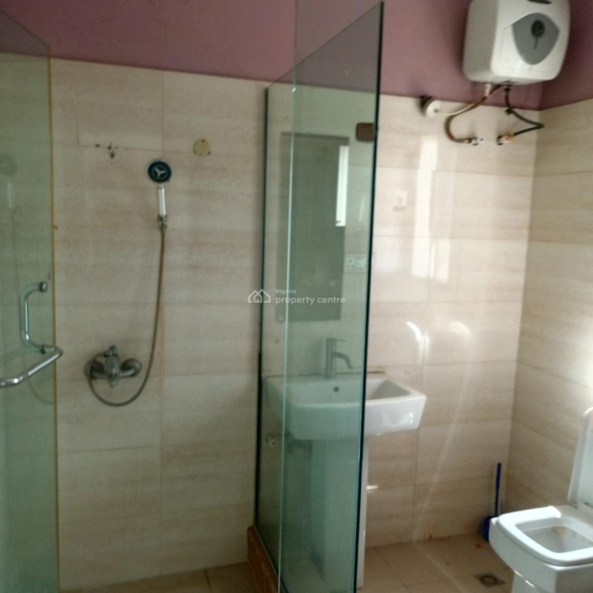 a Standard and Spacious 2bedroom Apartment (upstairs), Lamgbasa Ajah-lekki, Ajah, Lagos, Flat / Apartment for Rent