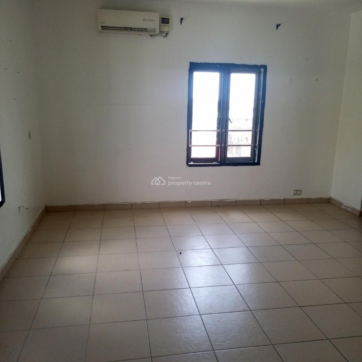 a Standard and Spacious 2bedroom Apartment (upstairs), Lamgbasa Ajah-lekki, Ajah, Lagos, Flat / Apartment for Rent