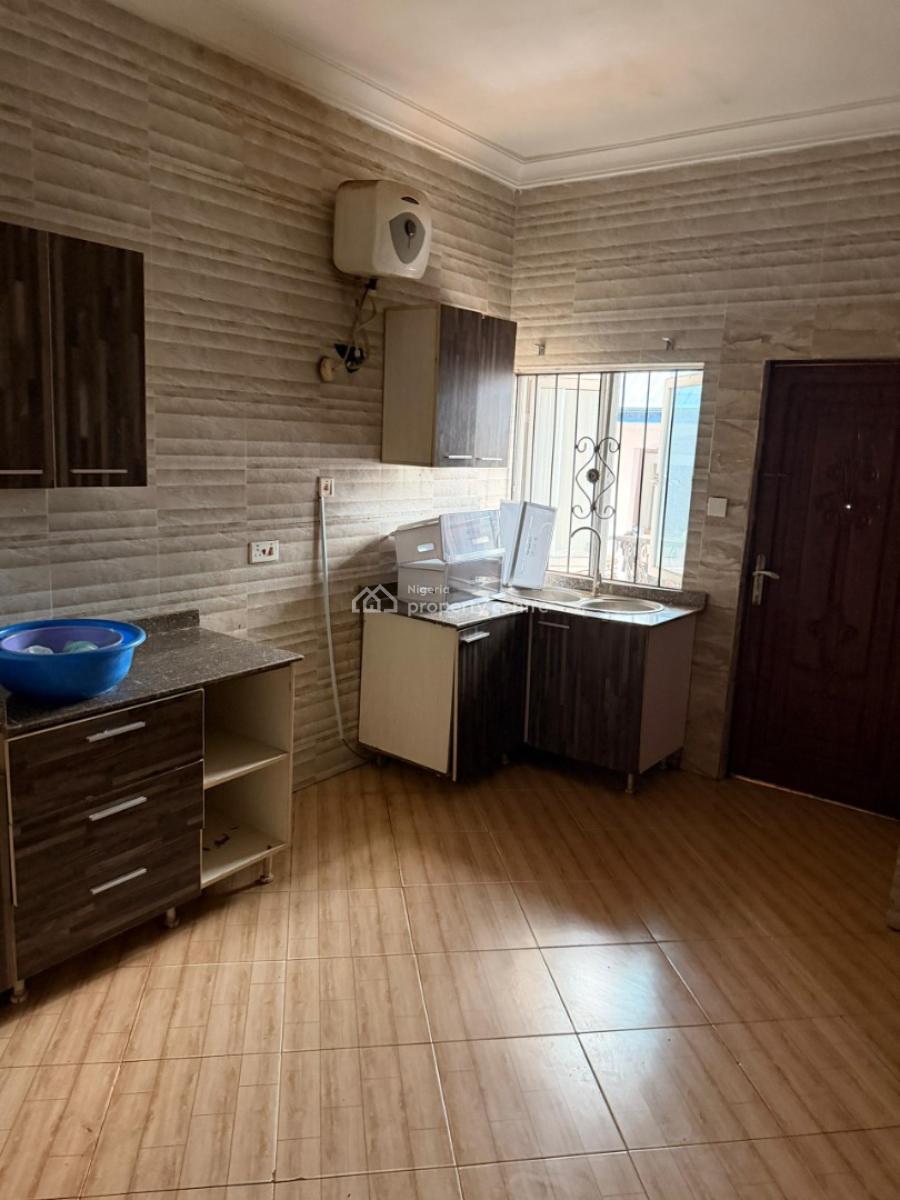 Spacious Mini Flat Upstairs Access Coded Estate, Chevron Drive, Lekki, Lagos, Mini Flat (room and Parlour) for Rent