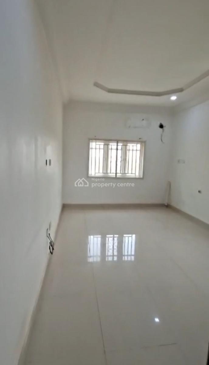 Clean Standard 2 Bedrooms Flat, Pay & Pack-in, Tarred Road, By Mobil, Mabushi, Abuja, Flat / Apartment for Rent