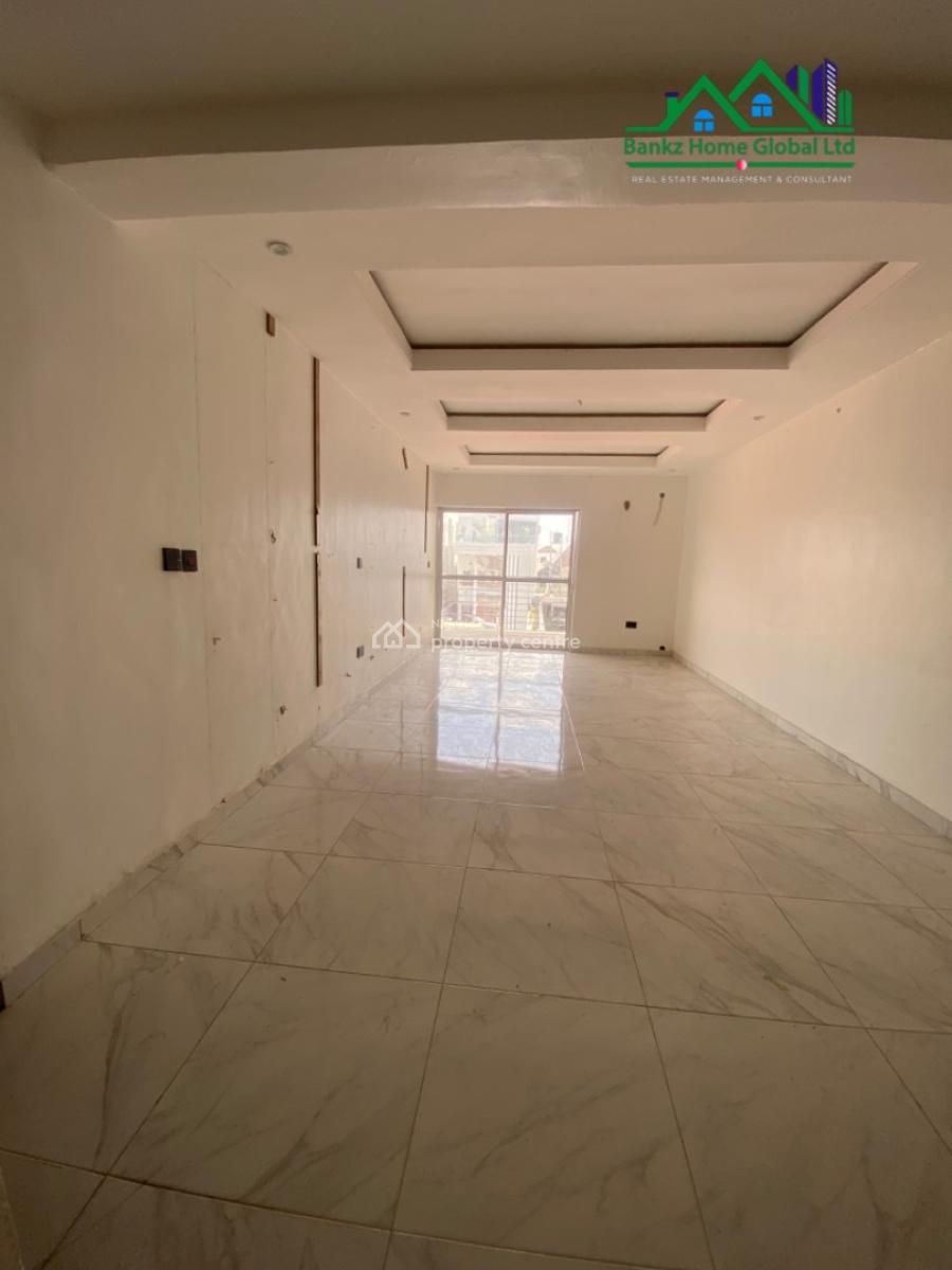 Spacious 3 Bedroom Apartment, Lekki Phase 1, Lekki, Lagos, Flat / Apartment for Rent