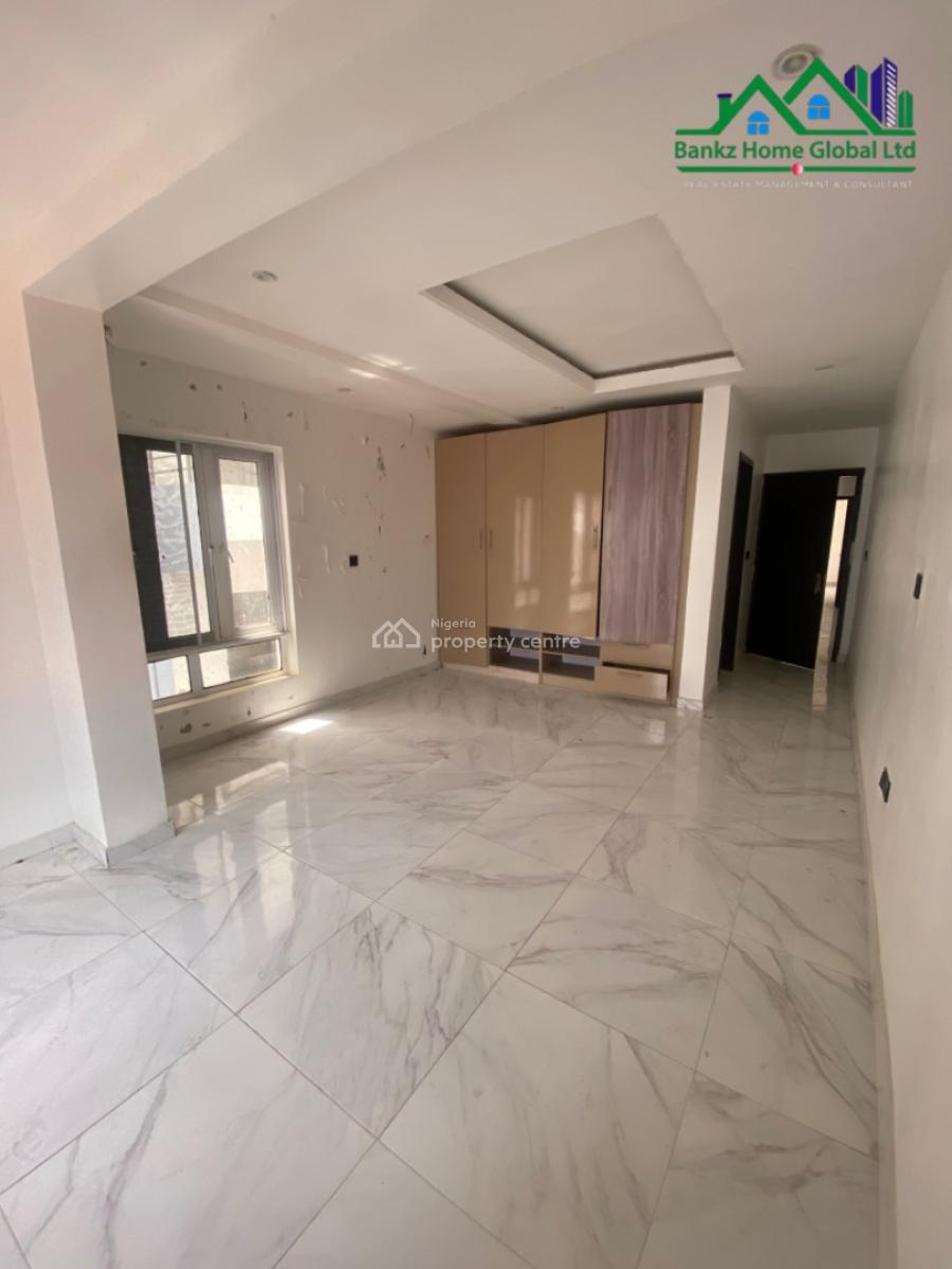 Spacious 3 Bedroom Apartment, Lekki Phase 1, Lekki, Lagos, Flat / Apartment for Rent