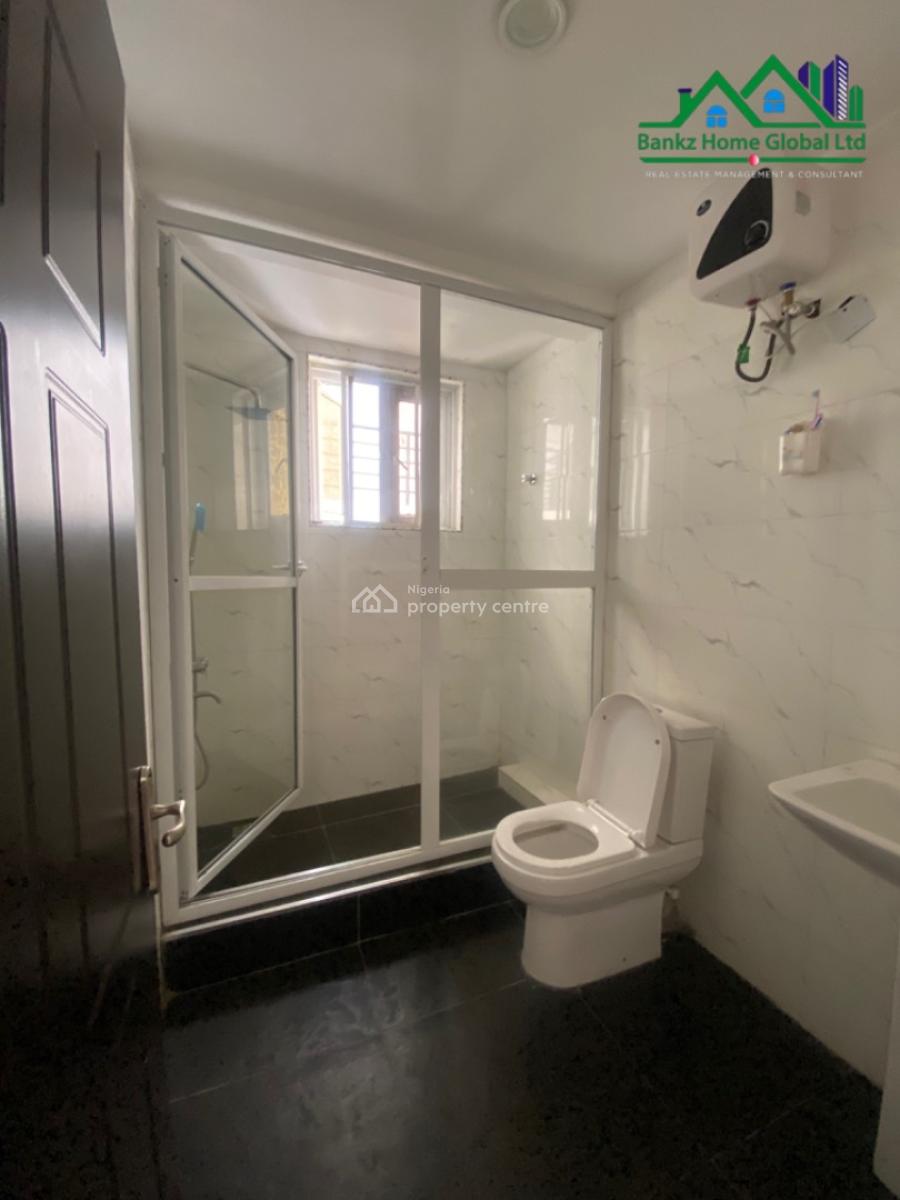 Spacious 3 Bedroom Apartment, Lekki Phase 1, Lekki, Lagos, Flat / Apartment for Rent