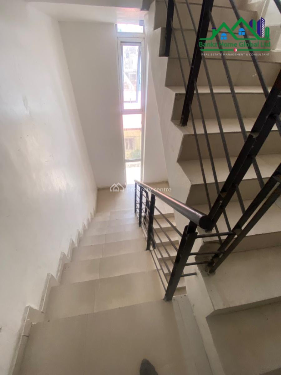 Spacious 3 Bedroom Apartment, Lekki Phase 1, Lekki, Lagos, Flat / Apartment for Rent