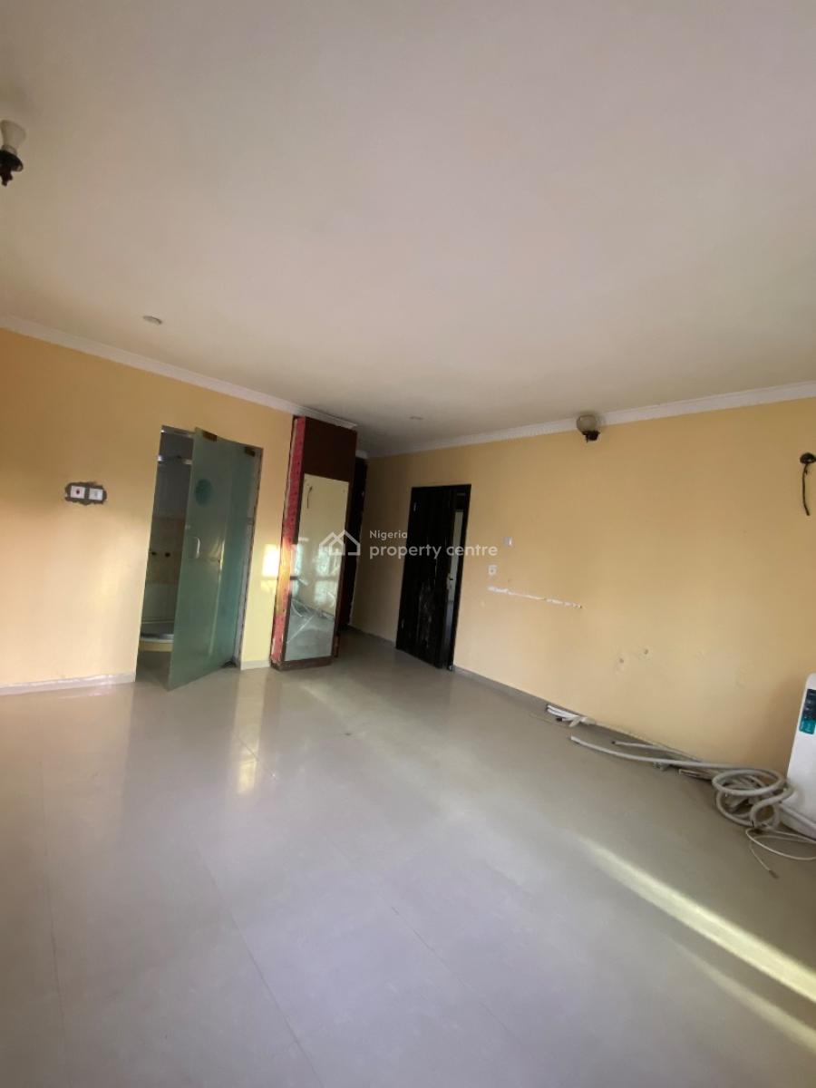 Spacious Renovated 3 Bedroom Flat with Clean Water & Prepaid Meter, Blenco, Sangotedo, Ajah, Lagos, Flat / Apartment for Rent