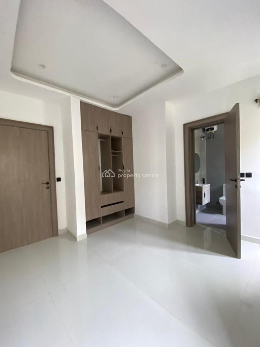 2 Bedroom Apartment (gym/elevator/pool), Lekki Phase 1, Lekki, Lagos, Flat / Apartment for Sale