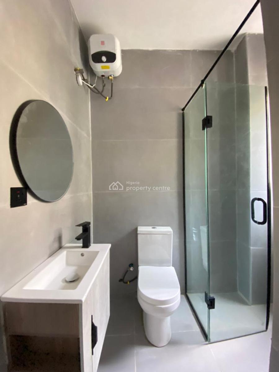 2 Bedroom Apartment (gym/elevator/pool), Lekki Phase 1, Lekki, Lagos, Flat / Apartment for Sale