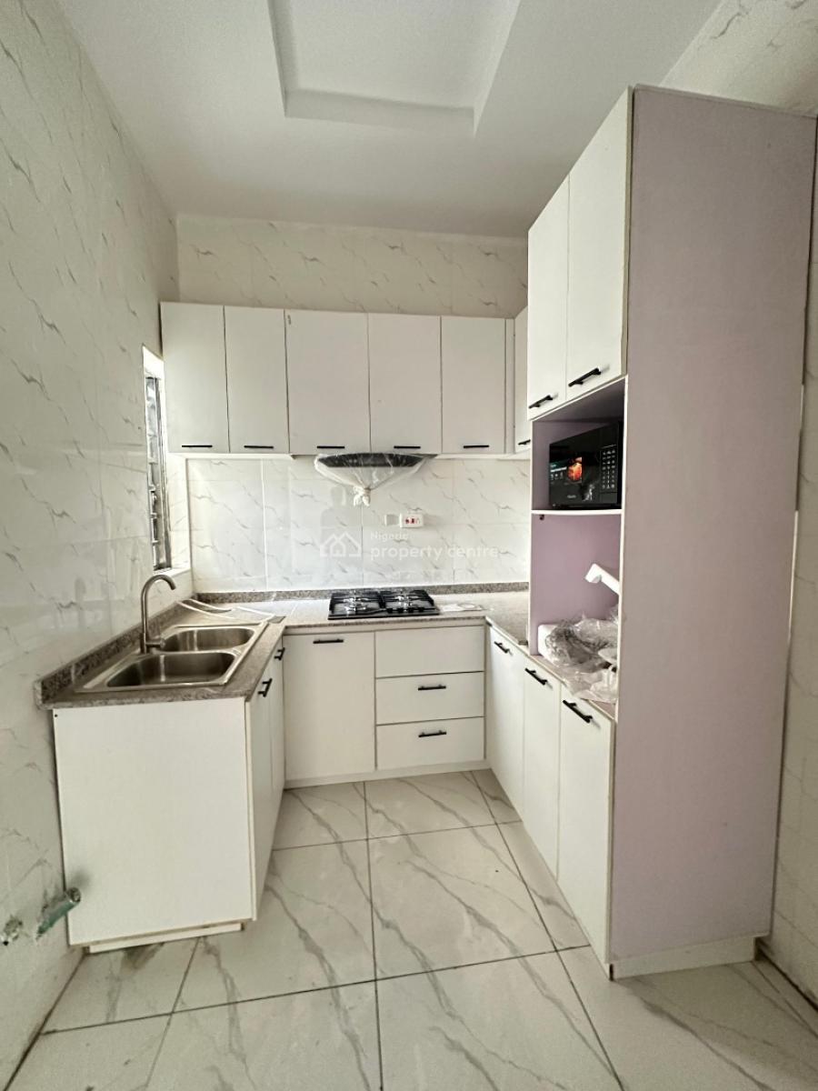 Well-built Luxury Spacious 1 Bedroom Apartment, Ilaje Mobil Road, Ajah, Lagos, Block of Flats for Sale