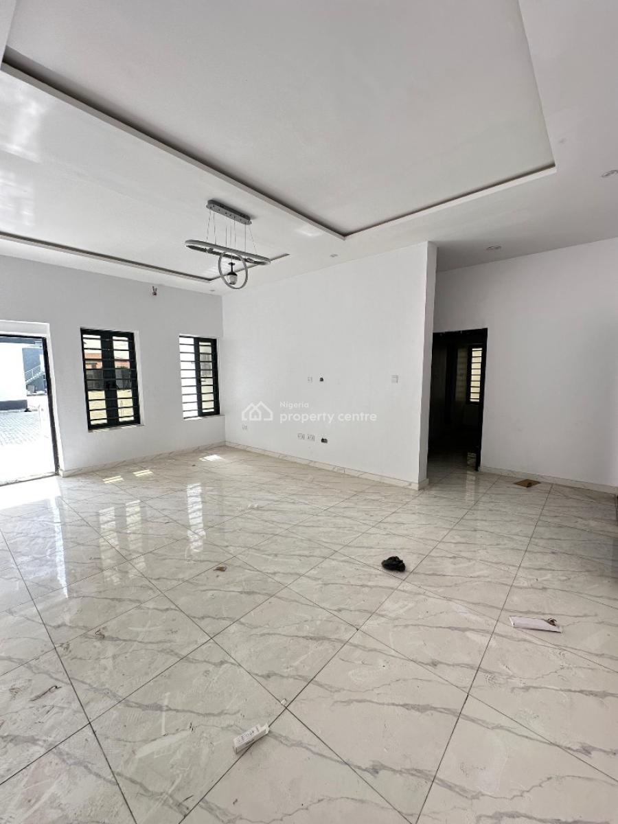Well-built Luxury Spacious 3 Bedrooms Apartment, Ilaje, Ajah, Lagos, Flat / Apartment for Sale