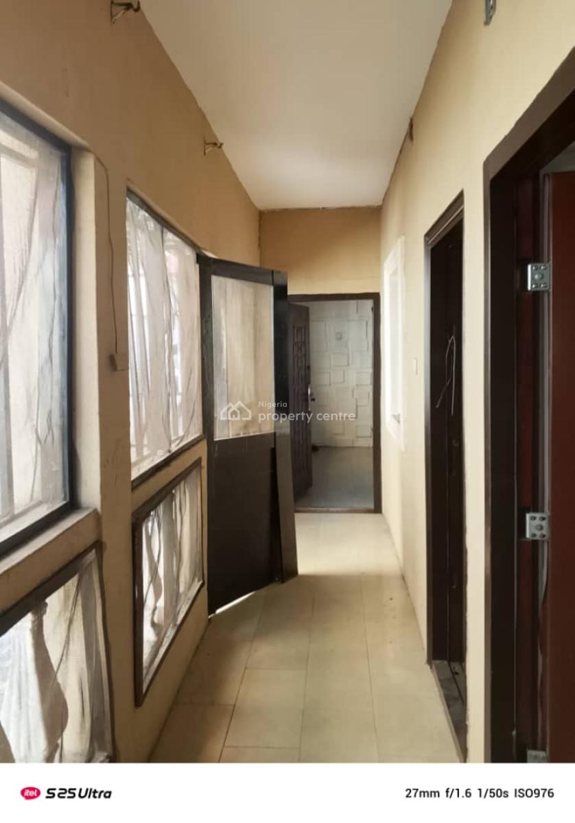 2 Bedroom Flat Upstairs, Ikota Villa Estate, Lekki, Lagos, Flat / Apartment for Rent