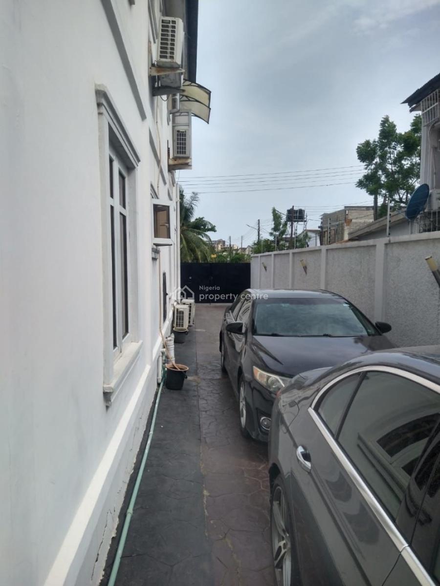 Premium  4 Bedroom Semi-detached Duplex + 2 Bedroom Bq, Dolphin Estate, Ikoyi, Lagos, Semi-detached Duplex for Sale