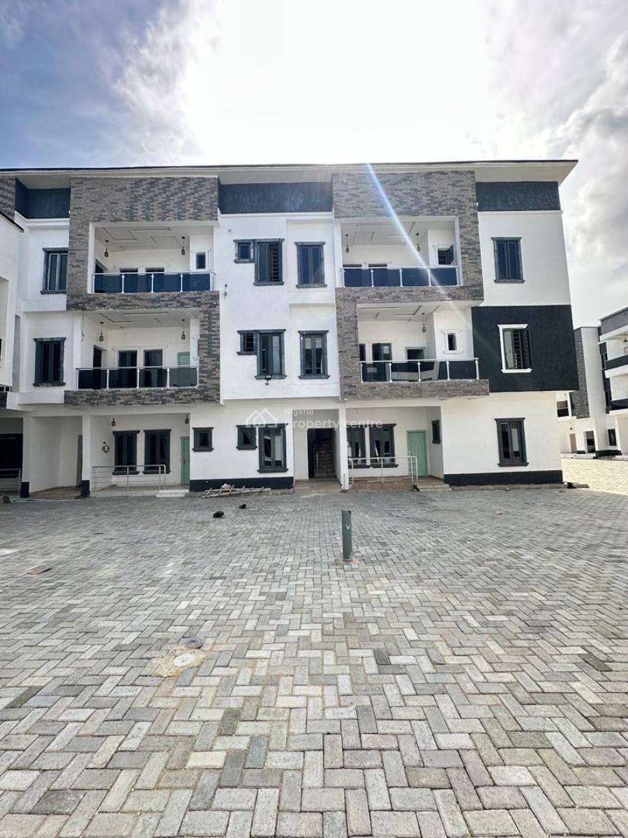 Well-built Luxury Spacious 2 Bedroom Apartment, Mobil Road, Ilaje, Ajah, Lagos, Flat / Apartment for Sale