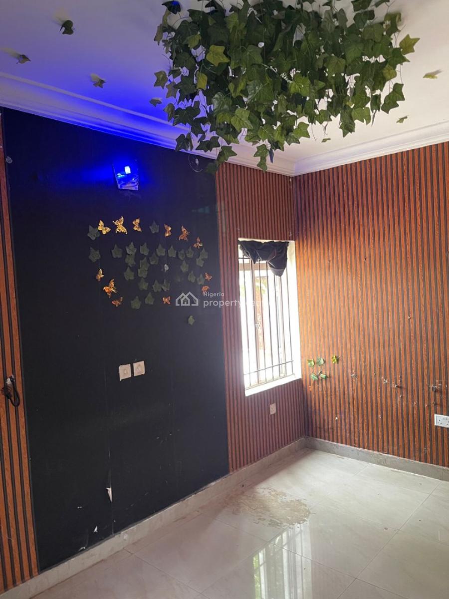 Big Specious Office Space with Toilet, 1st Avenue, Gwarinpa, Abuja, Office Space for Rent