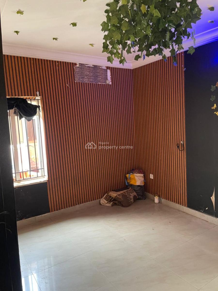 Big Specious Office Space with Toilet, 1st Avenue, Gwarinpa, Abuja, Office Space for Rent