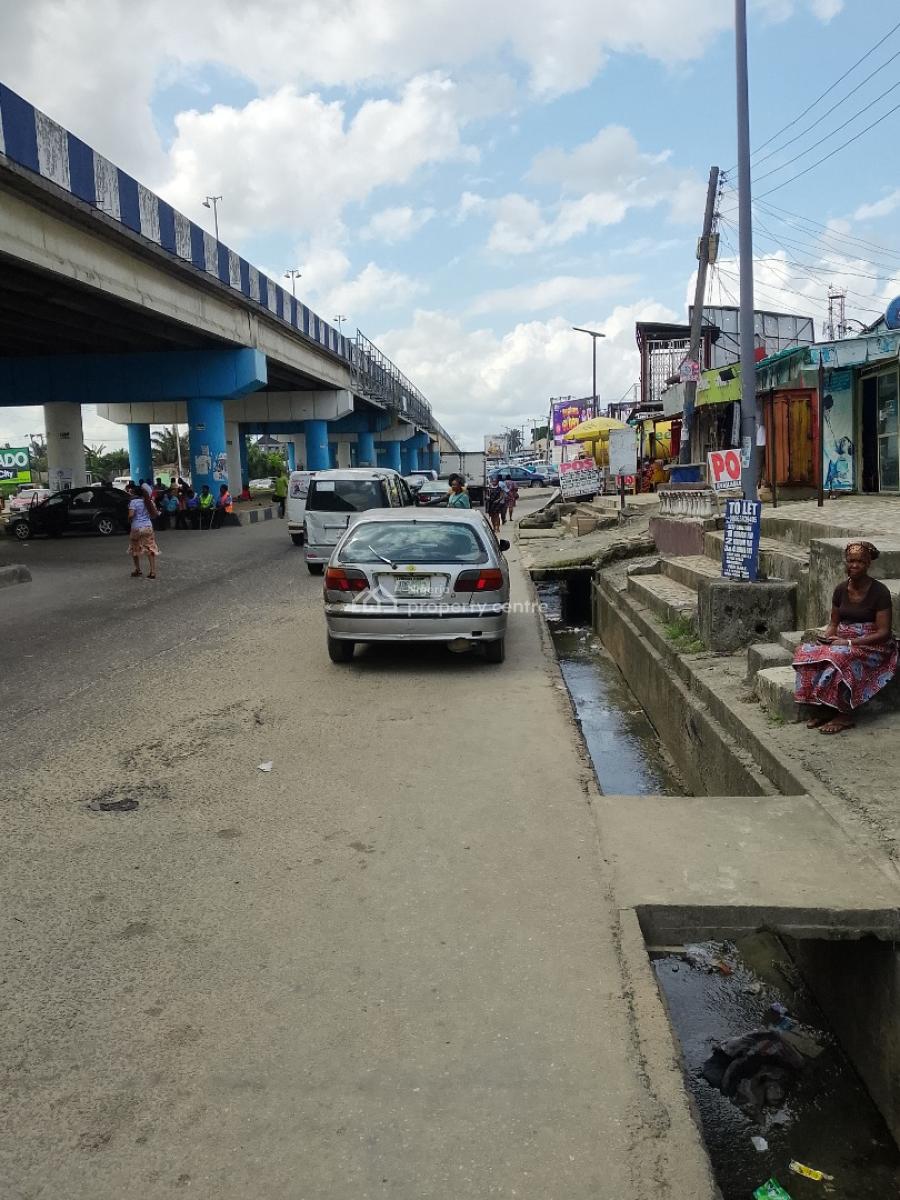 Brand New Spacious Plaza /showroom, Eliozu, Port Harcourt, Rivers, Plaza / Complex / Mall for Rent