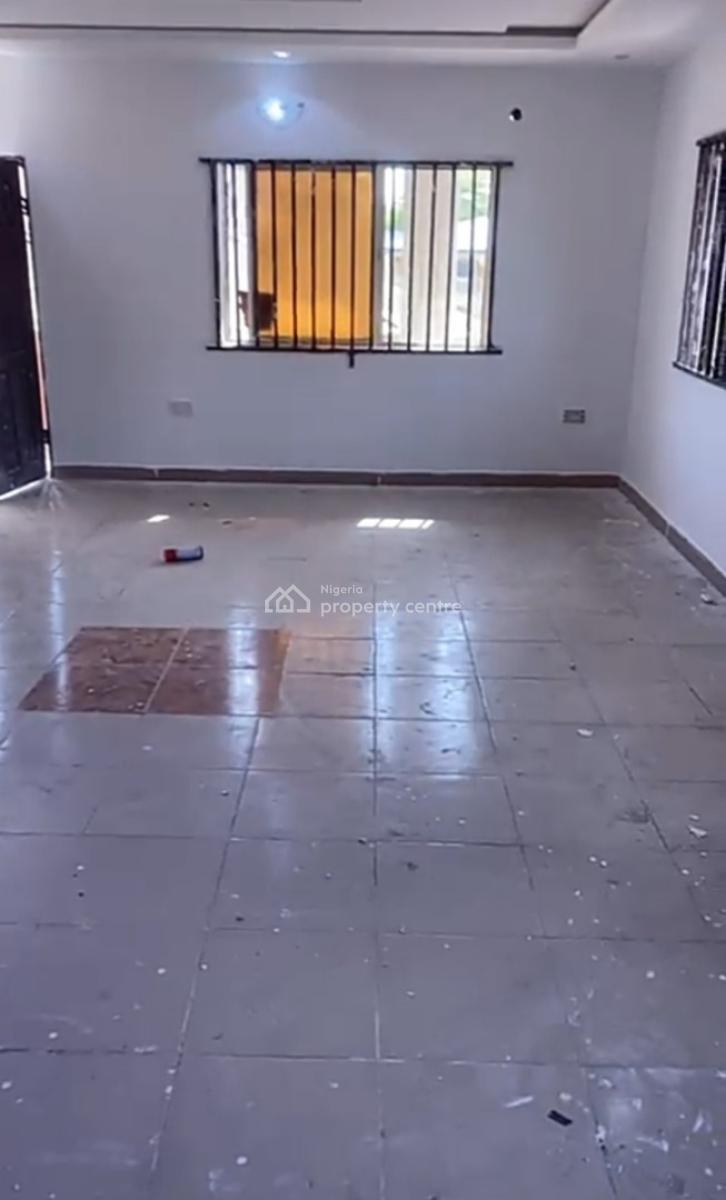 Recently Renovated 3 Bedroom Apartment at Thomas Estate { Video}, Thomas Estate, Ajah, Lagos, Flat / Apartment for Rent